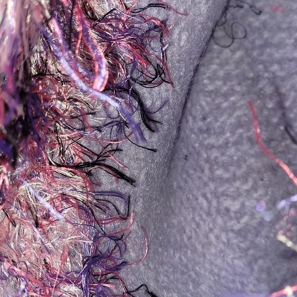 Handmade Lavender Wool Handbag with Pink and Purple Accents - Picture 4 of 4